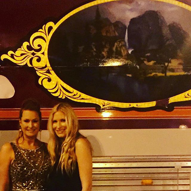 My 2nd family the willams family Holly and in front of there dad's old prevost from the 80's. We will bring back the real deal. Two of the most talented women I know. @hilwill @hollyaudreywilliams let's write @athousandhorses good people, the real deal. . Much love. @georgehamilton @alanakstewart @hank_williams_iii Let's bring the real country back...from the heart. @brandonleemelton