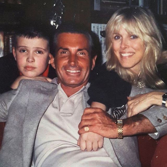 To the 2 best parents in the world. I'm lucky to have them and one day I hope I can be as good as them as parents. No matter what, they are always there for me and I am a lucky son, I love you @georgehamilton @alanakstewart
